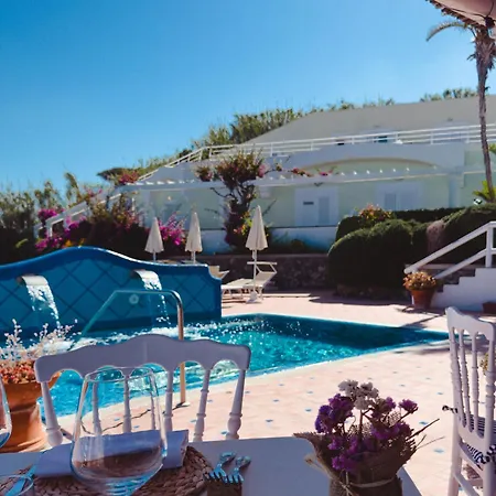 Albatros Hotell 4*